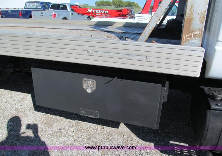 image for item E5609 1996 Chevrolet Kodiak flatbed tow truck