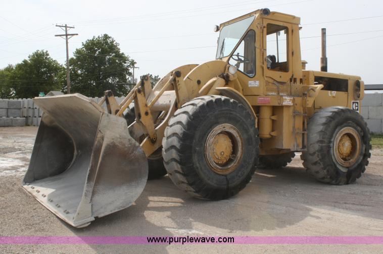image for item F2527 1975 Caterpillar 966C wheel loader