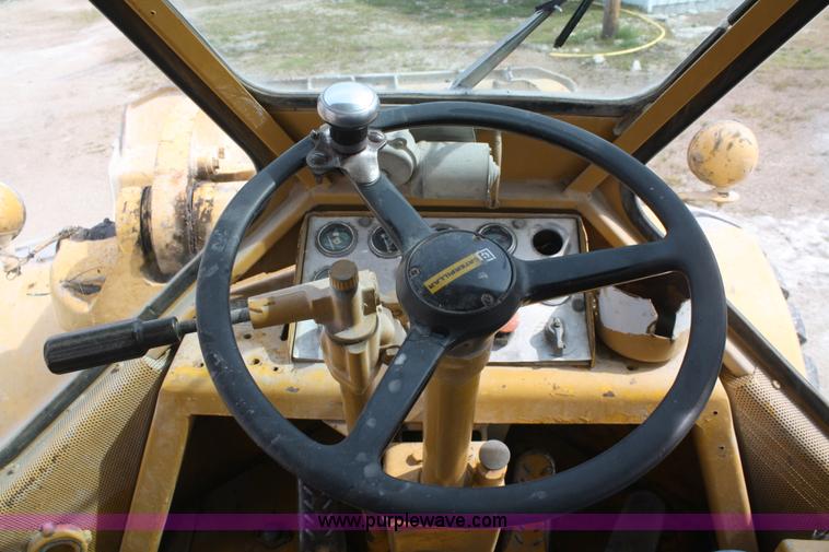 image for item F2527 1975 Caterpillar 966C wheel loader