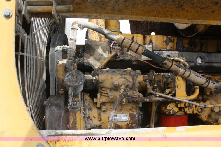 image for item F2527 1975 Caterpillar 966C wheel loader