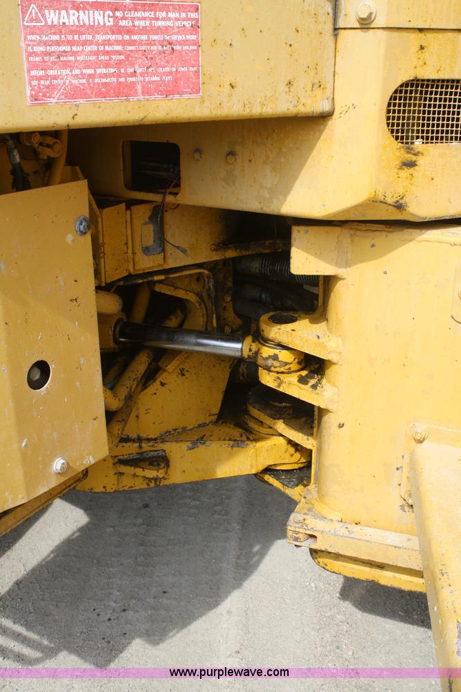 image for item F2527 1975 Caterpillar 966C wheel loader