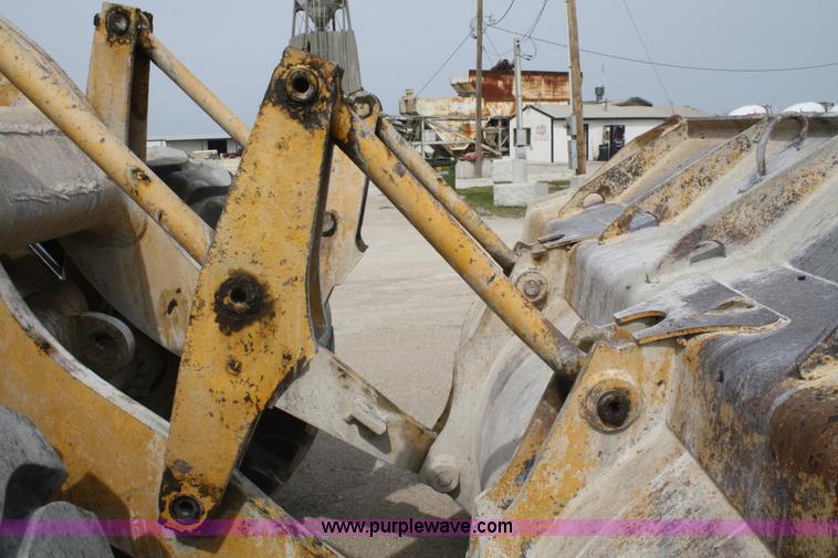 image for item F2527 1975 Caterpillar 966C wheel loader