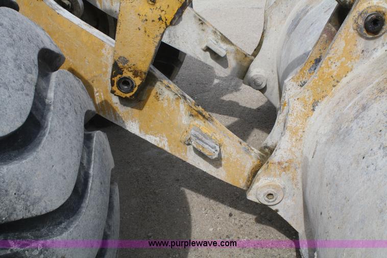image for item F2527 1975 Caterpillar 966C wheel loader