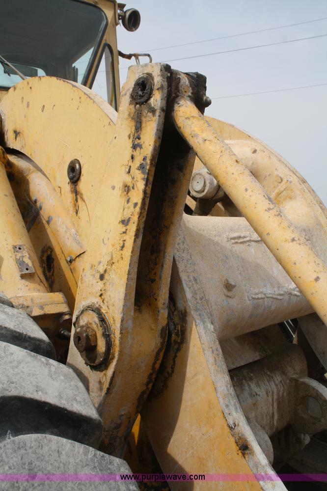 image for item F2527 1975 Caterpillar 966C wheel loader