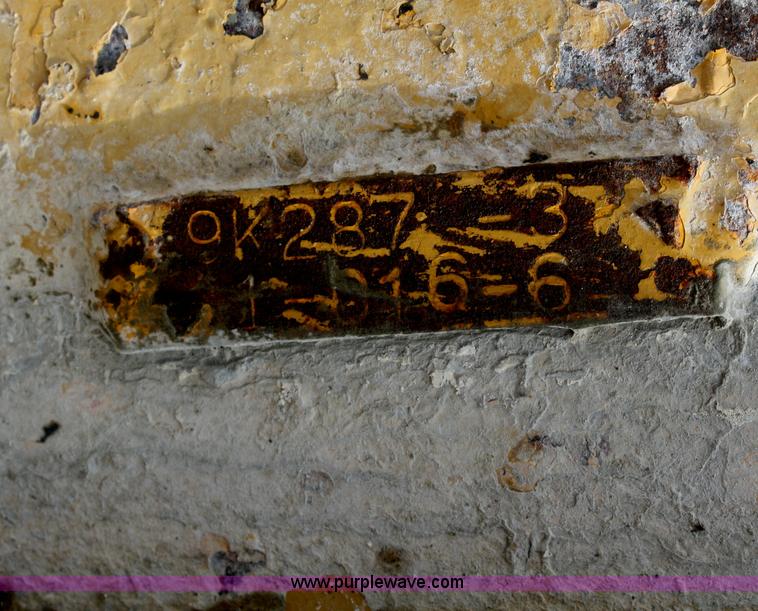 image for item F2527 1975 Caterpillar 966C wheel loader