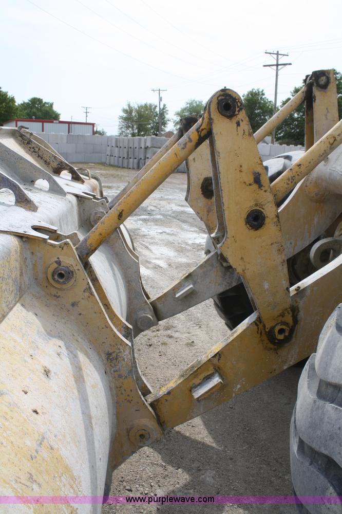 image for item F2527 1975 Caterpillar 966C wheel loader