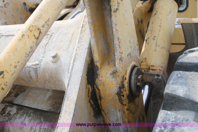 image for item F2527 1975 Caterpillar 966C wheel loader