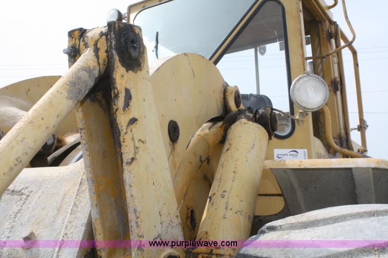 image for item F2527 1975 Caterpillar 966C wheel loader
