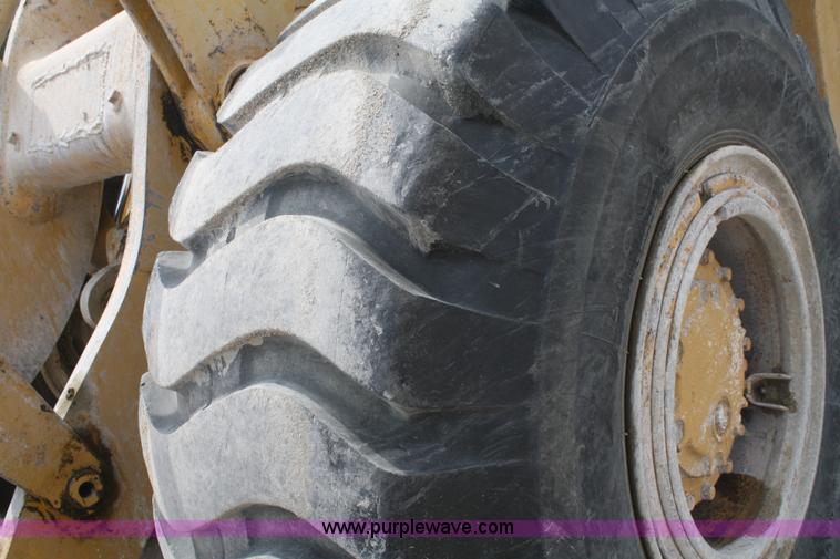 image for item F2527 1975 Caterpillar 966C wheel loader