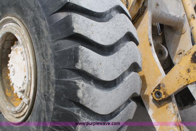 image for item F2527 1975 Caterpillar 966C wheel loader