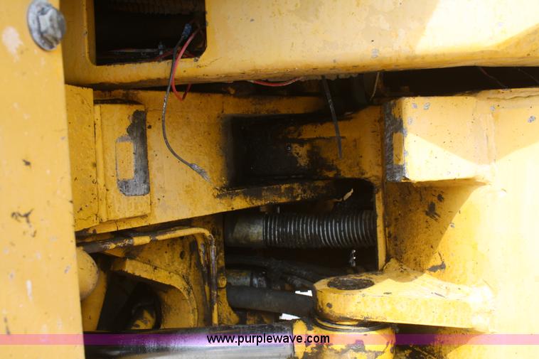 image for item F2527 1975 Caterpillar 966C wheel loader