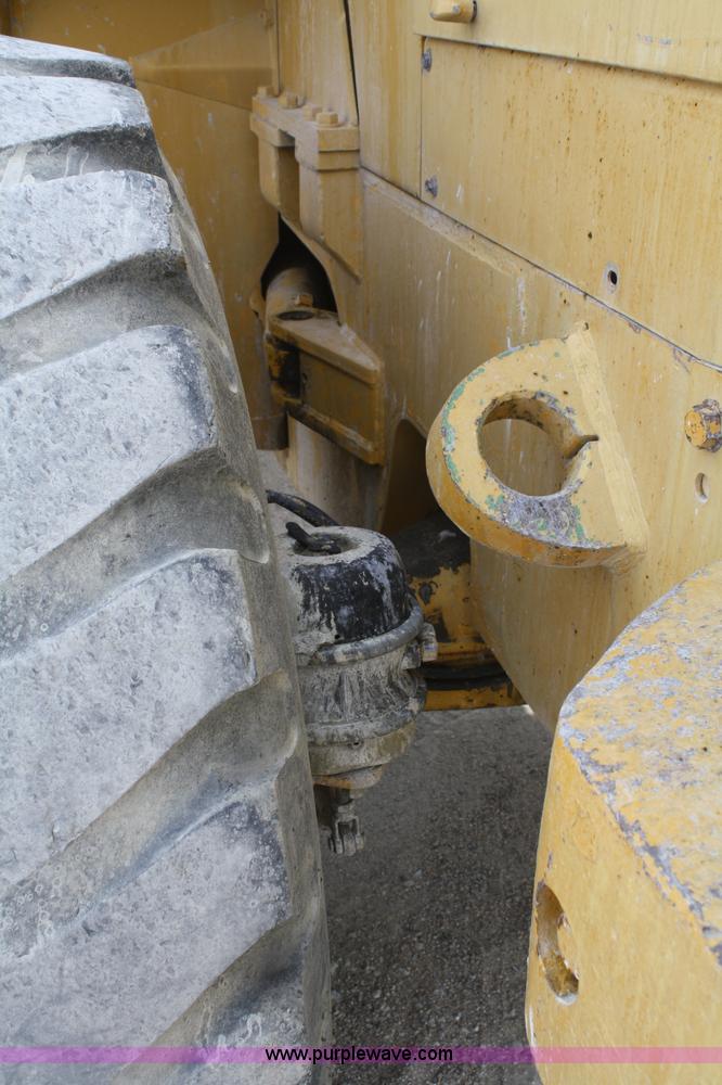 image for item F2527 1975 Caterpillar 966C wheel loader
