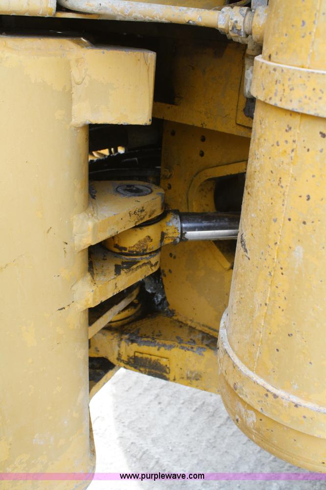 image for item F2527 1975 Caterpillar 966C wheel loader