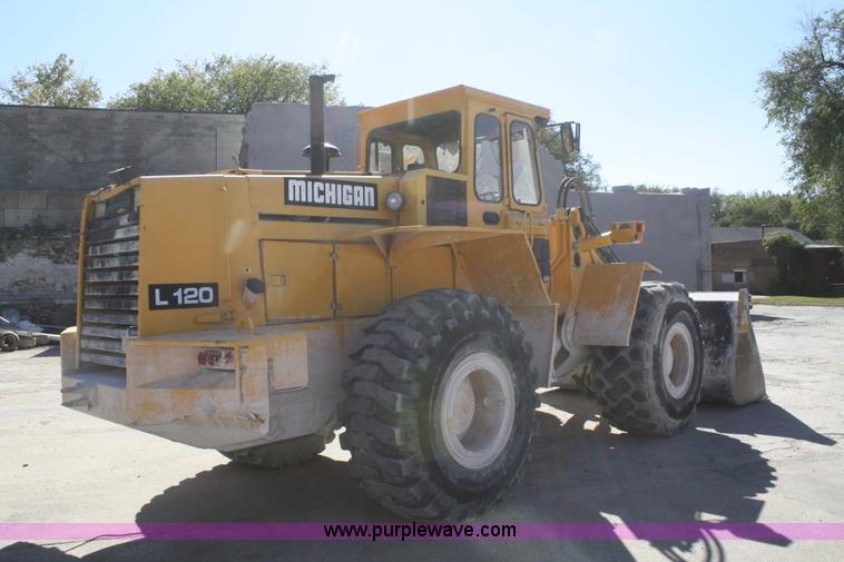 image for item F2610 1990 Michigan / Volvo L120 wheel loader