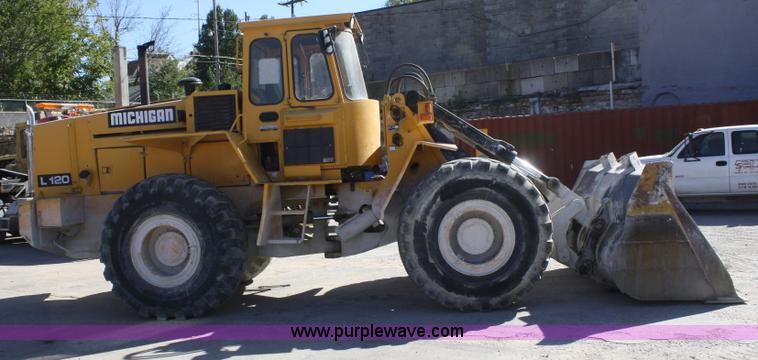 image for item F2610 1990 Michigan / Volvo L120 wheel loader
