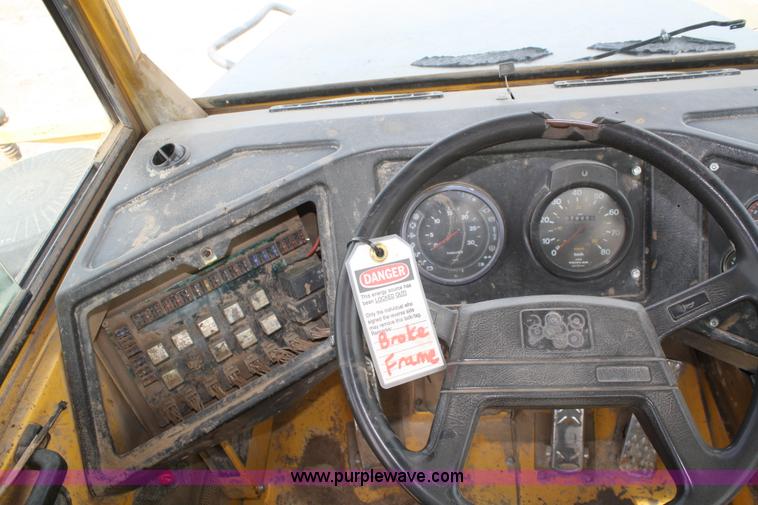 image for item F2616 1992 Volvo Bm A30 haul truck