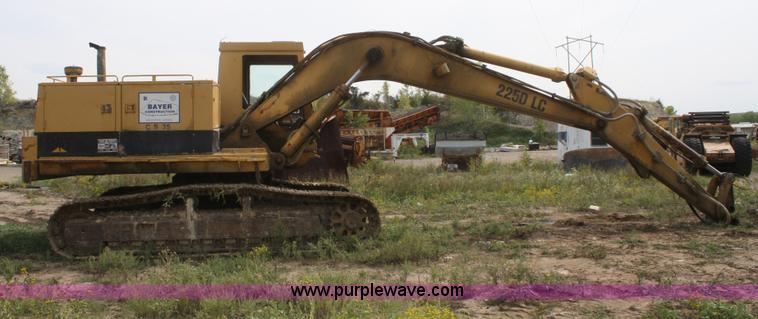 image for item F2617 1989 Caterpillar 225D-LC excavator