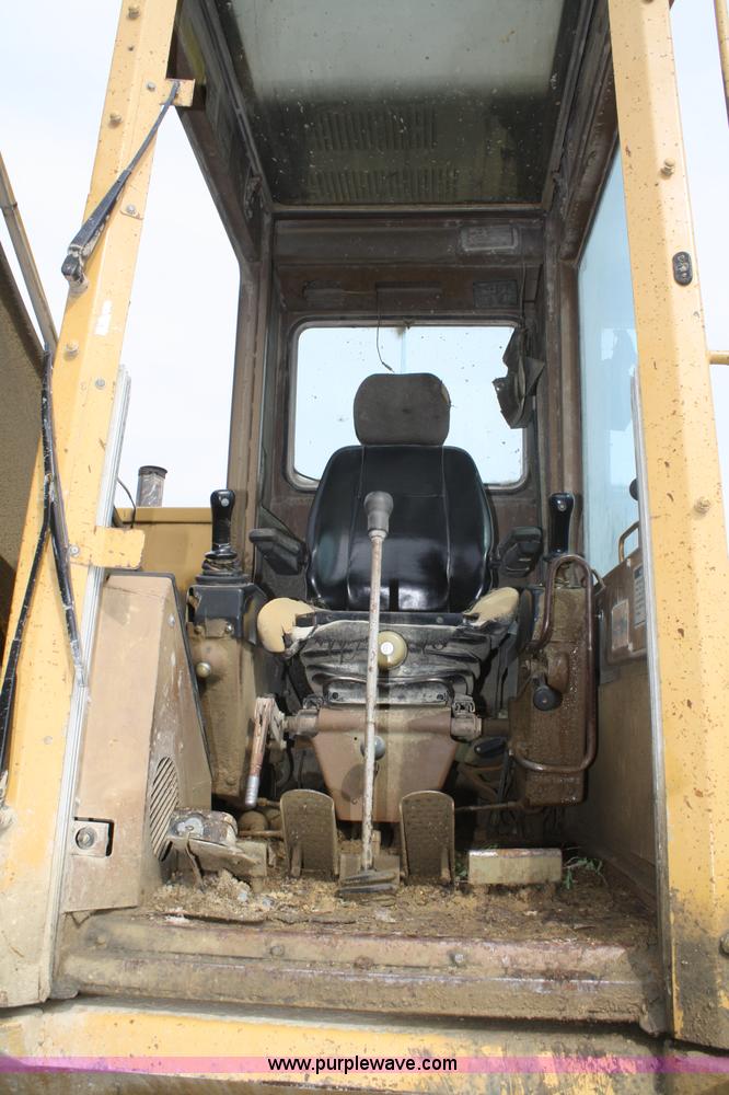 image for item F2617 1989 Caterpillar 225D-LC excavator