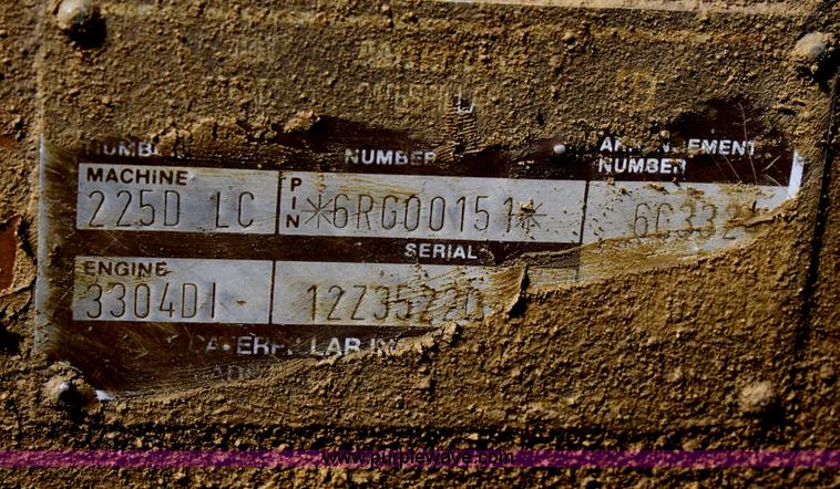 image for item F2617 1989 Caterpillar 225D-LC excavator