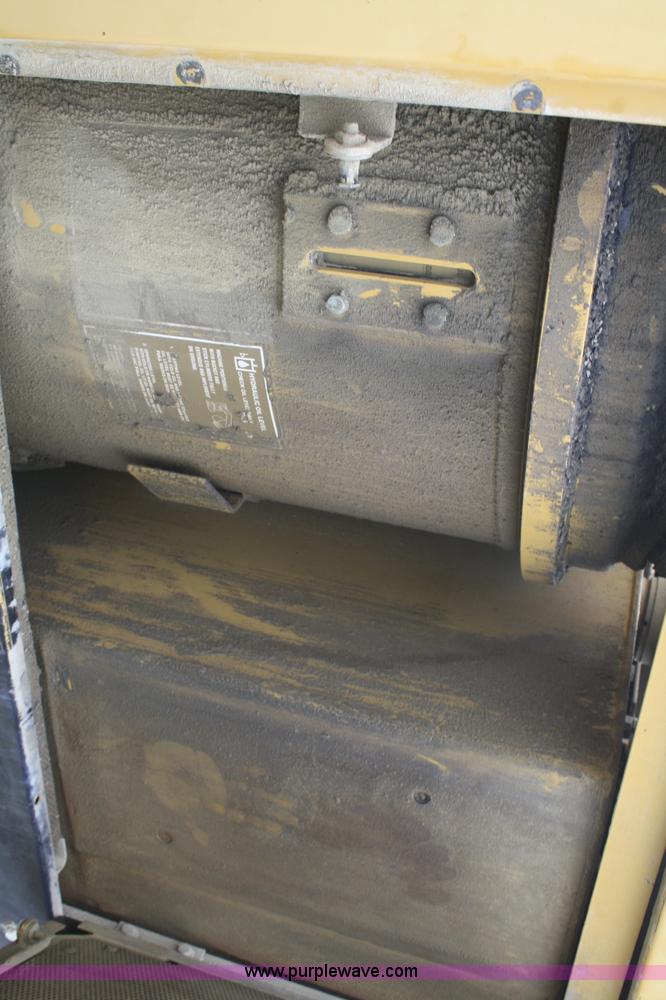 image for item F2617 1989 Caterpillar 225D-LC excavator