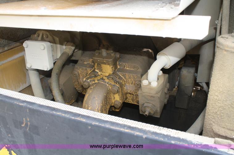 image for item F2617 1989 Caterpillar 225D-LC excavator