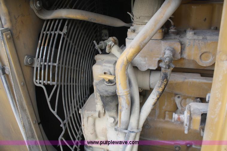 image for item F2617 1989 Caterpillar 225D-LC excavator