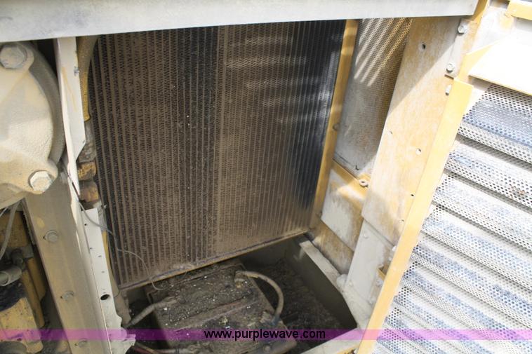 image for item F2617 1989 Caterpillar 225D-LC excavator