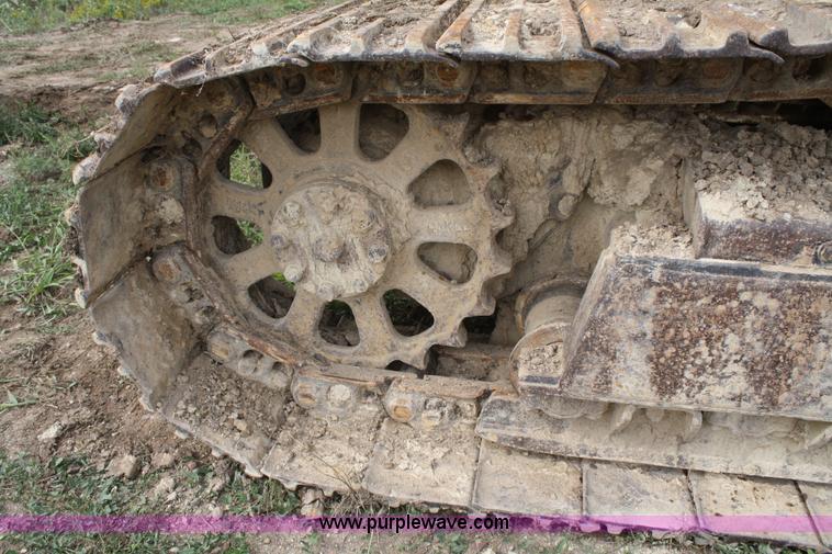 image for item F2617 1989 Caterpillar 225D-LC excavator