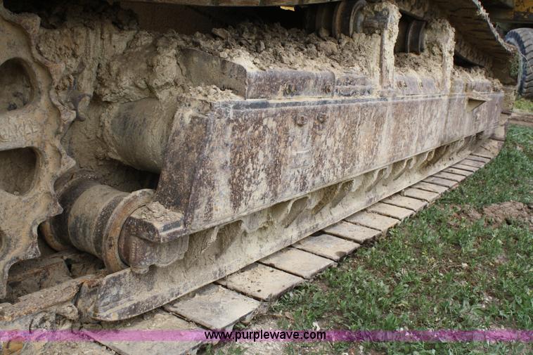 image for item F2617 1989 Caterpillar 225D-LC excavator