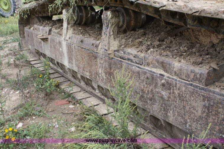 image for item F2617 1989 Caterpillar 225D-LC excavator