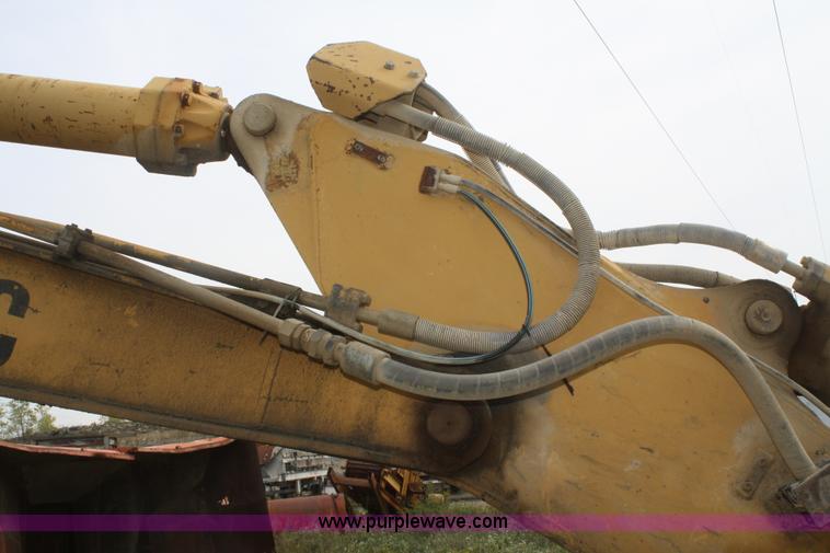 image for item F2617 1989 Caterpillar 225D-LC excavator