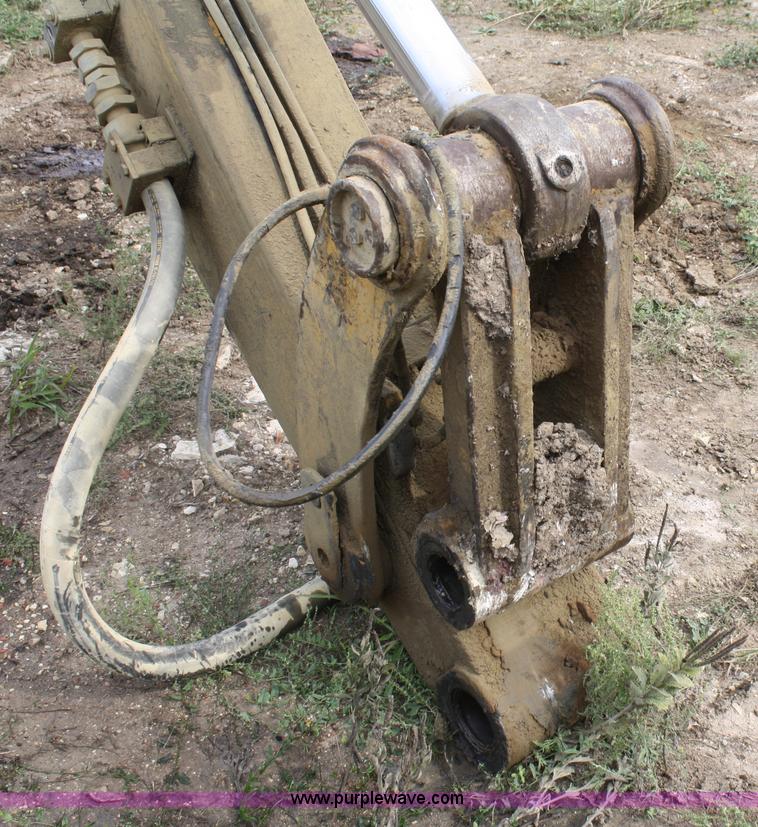 image for item F2617 1989 Caterpillar 225D-LC excavator
