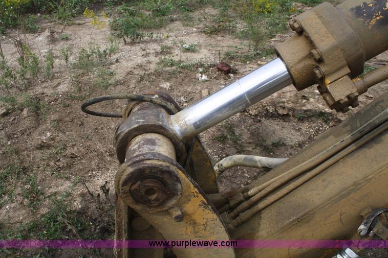 image for item F2617 1989 Caterpillar 225D-LC excavator