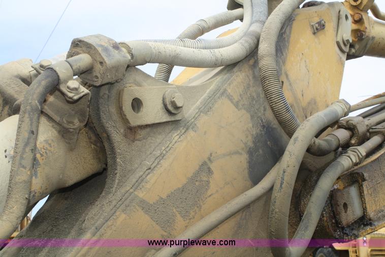 image for item F2617 1989 Caterpillar 225D-LC excavator