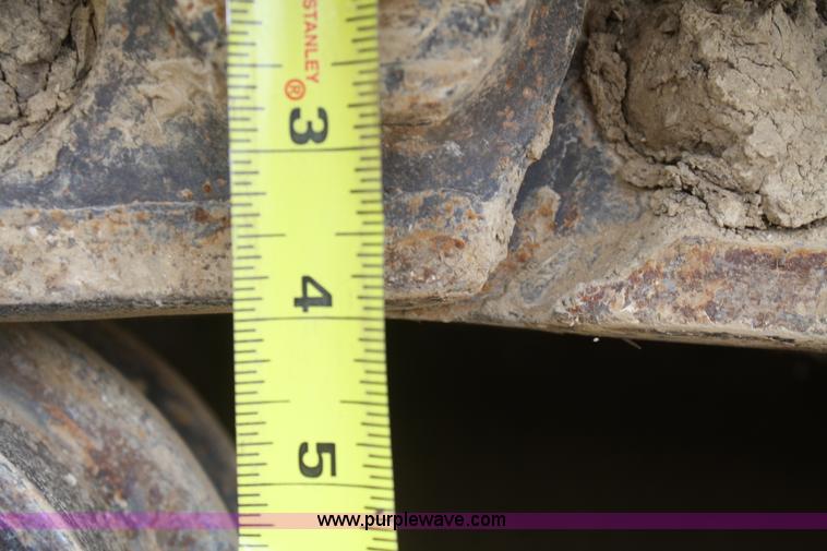 image for item F2617 1989 Caterpillar 225D-LC excavator