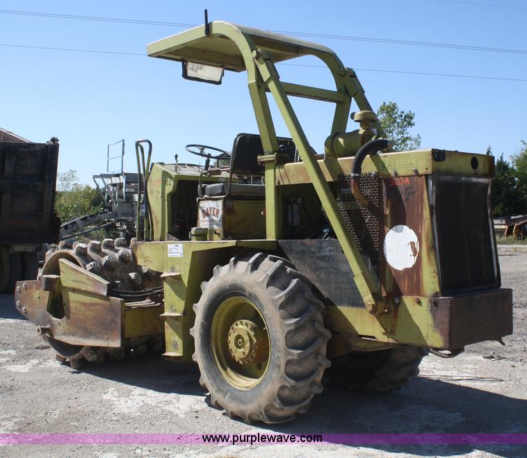 image for item F2629 RayGo 320-A vibratory padfoot compactor