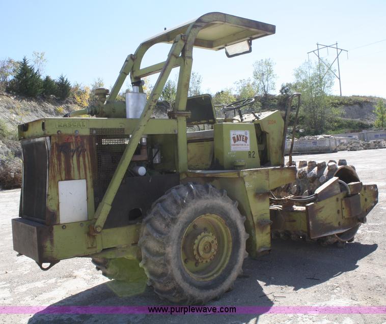 image for item F2629 RayGo 320-A vibratory padfoot compactor