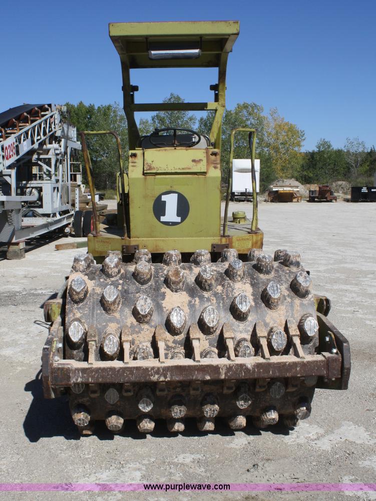 image for item F2629 RayGo 320-A vibratory padfoot compactor