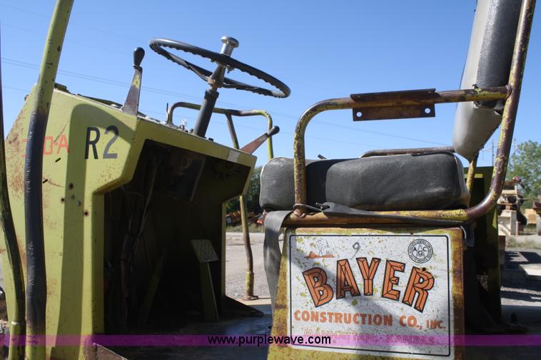 image for item F2629 RayGo 320-A vibratory padfoot compactor