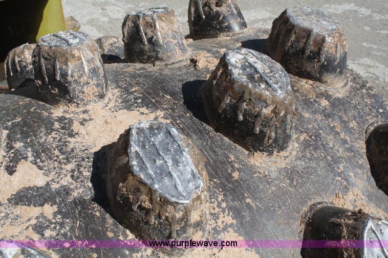 image for item F2629 RayGo 320-A vibratory padfoot compactor