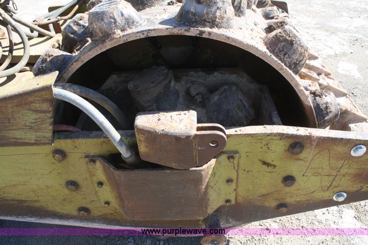 image for item F2629 RayGo 320-A vibratory padfoot compactor