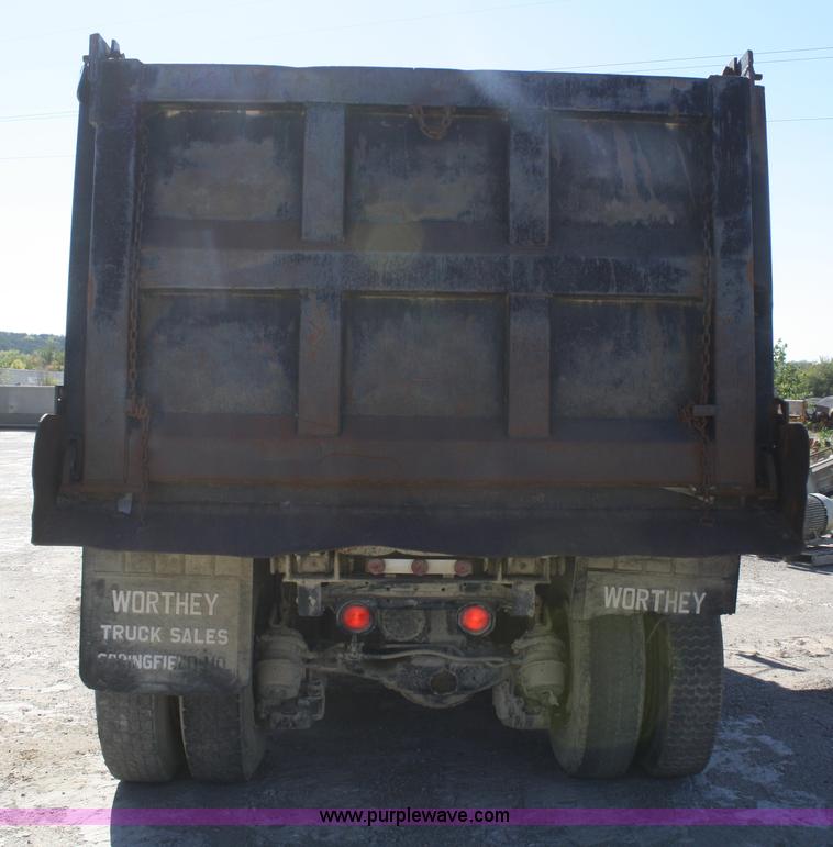 image for item F2630 1973 Mack R600 dump truck