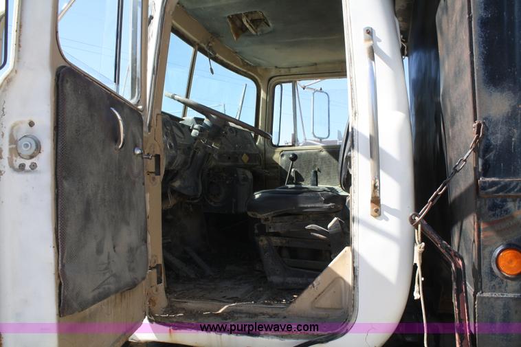 image for item F2630 1973 Mack R600 dump truck