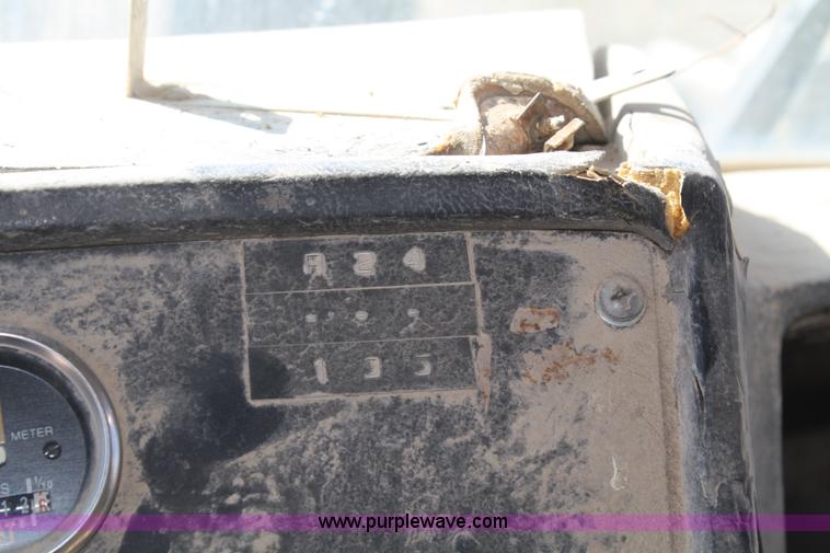 image for item F2630 1973 Mack R600 dump truck