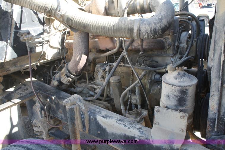 image for item F2630 1973 Mack R600 dump truck