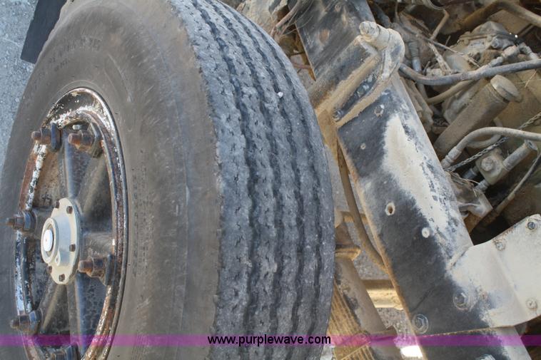 image for item F2630 1973 Mack R600 dump truck