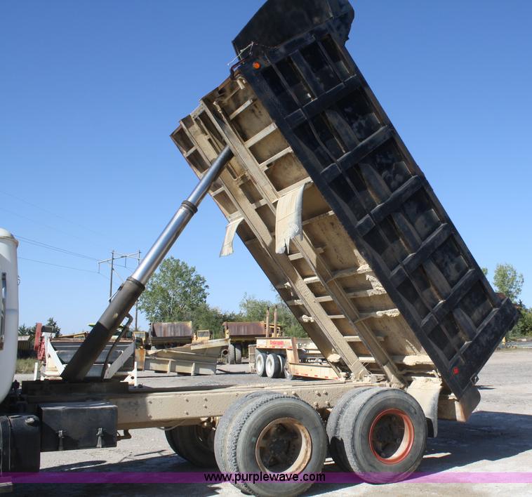 image for item F2630 1973 Mack R600 dump truck