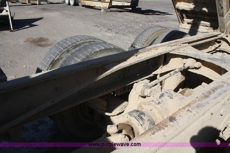 image for item F2630 1973 Mack R600 dump truck