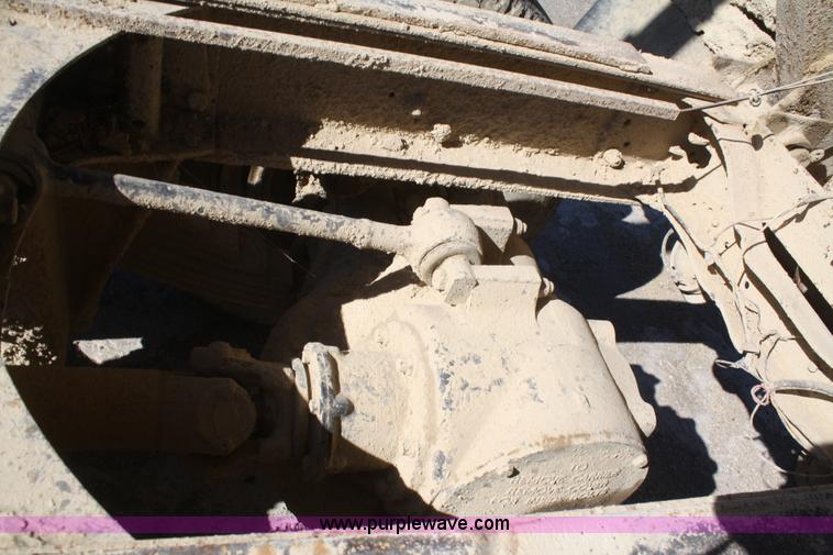 image for item F2630 1973 Mack R600 dump truck