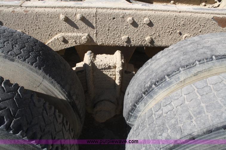 image for item F2630 1973 Mack R600 dump truck